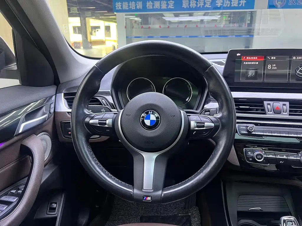 BMW X1 2021 — фото 9