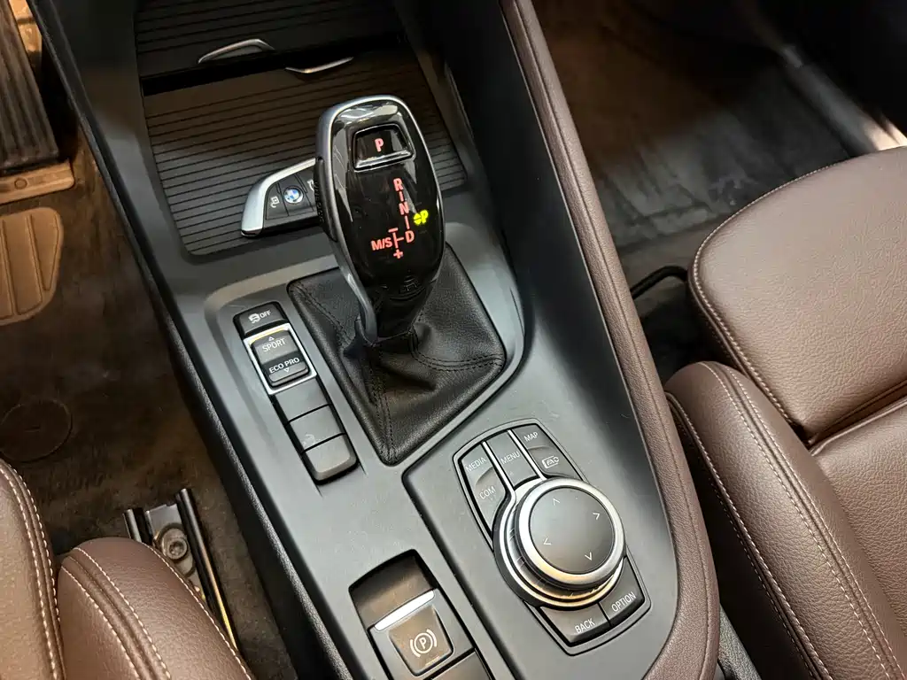 BMW X1 2022 — фото 8