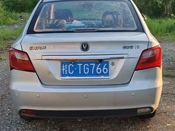 Changan Yuexiang V3 2013