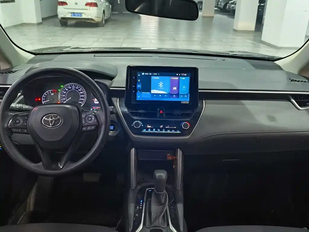 Toyota Corolla Cross 2022 — фото 14