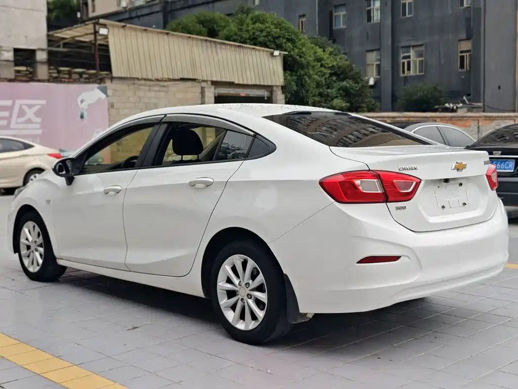 Chevrolet Cruze 2018 — фото 17