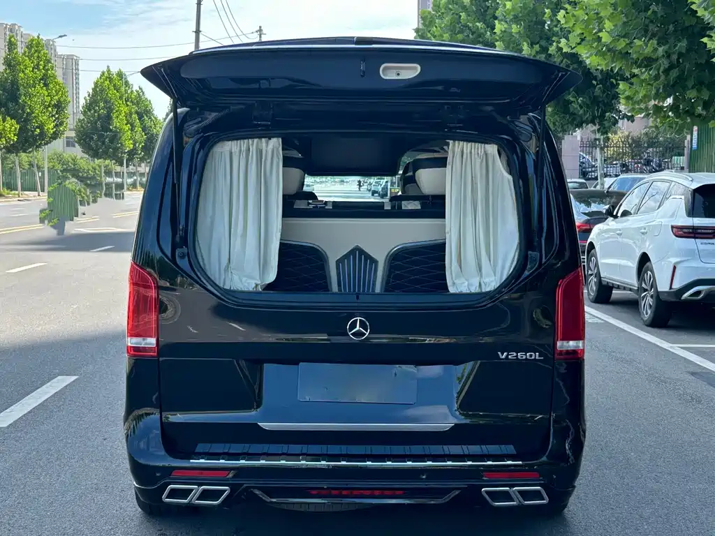 Mercedes-Benz V-Class 2021 — фото 24
