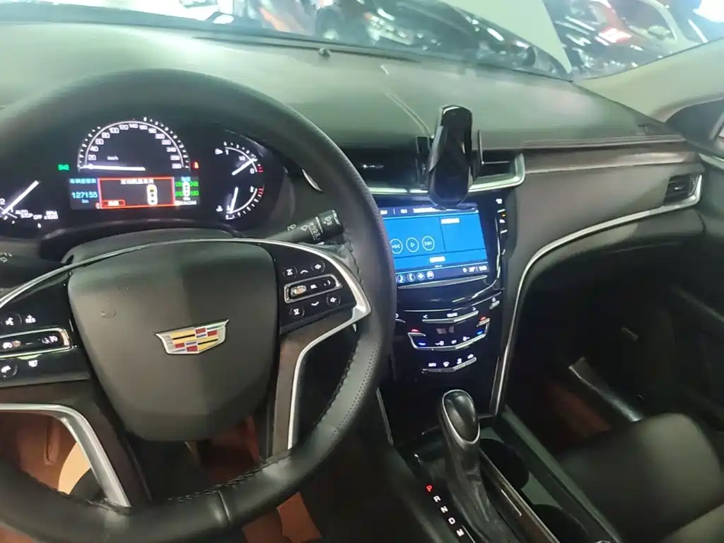 Cadillac XTS 2018 — фото 10