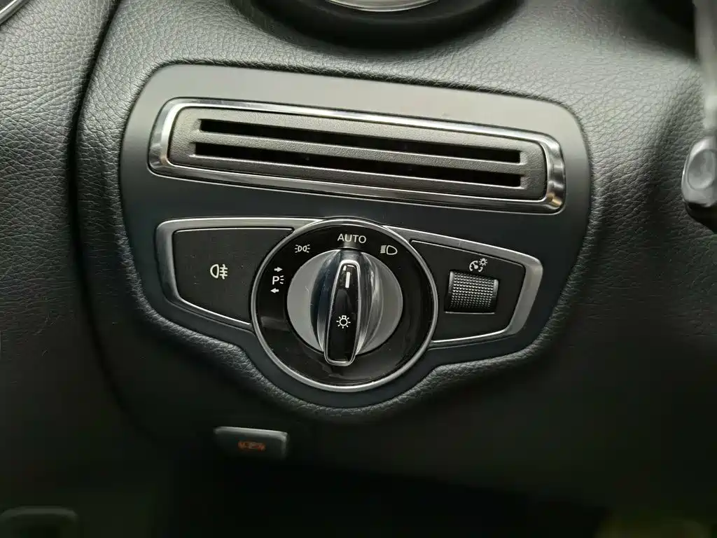 Mercedes-Benz C-Class 2015 — фото 21