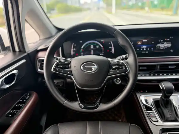 GAC Trumpchi M6 2021