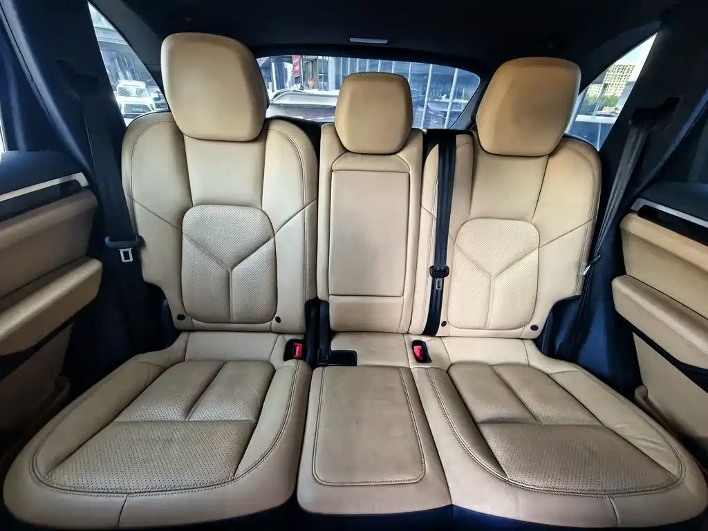 Porsche Cayenne 2017 — фото 13