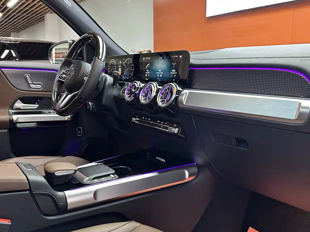 Mercedes-Benz GLB 2023 — фото 17