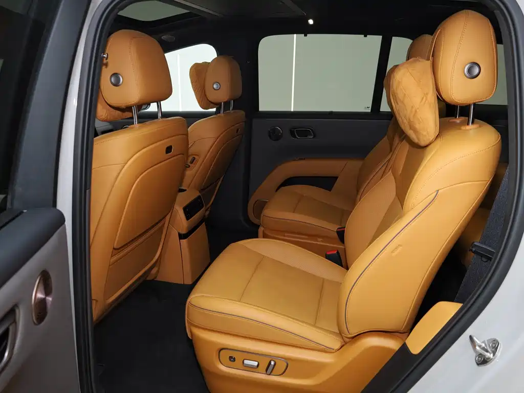 Li Auto i8 2025 — фото 34