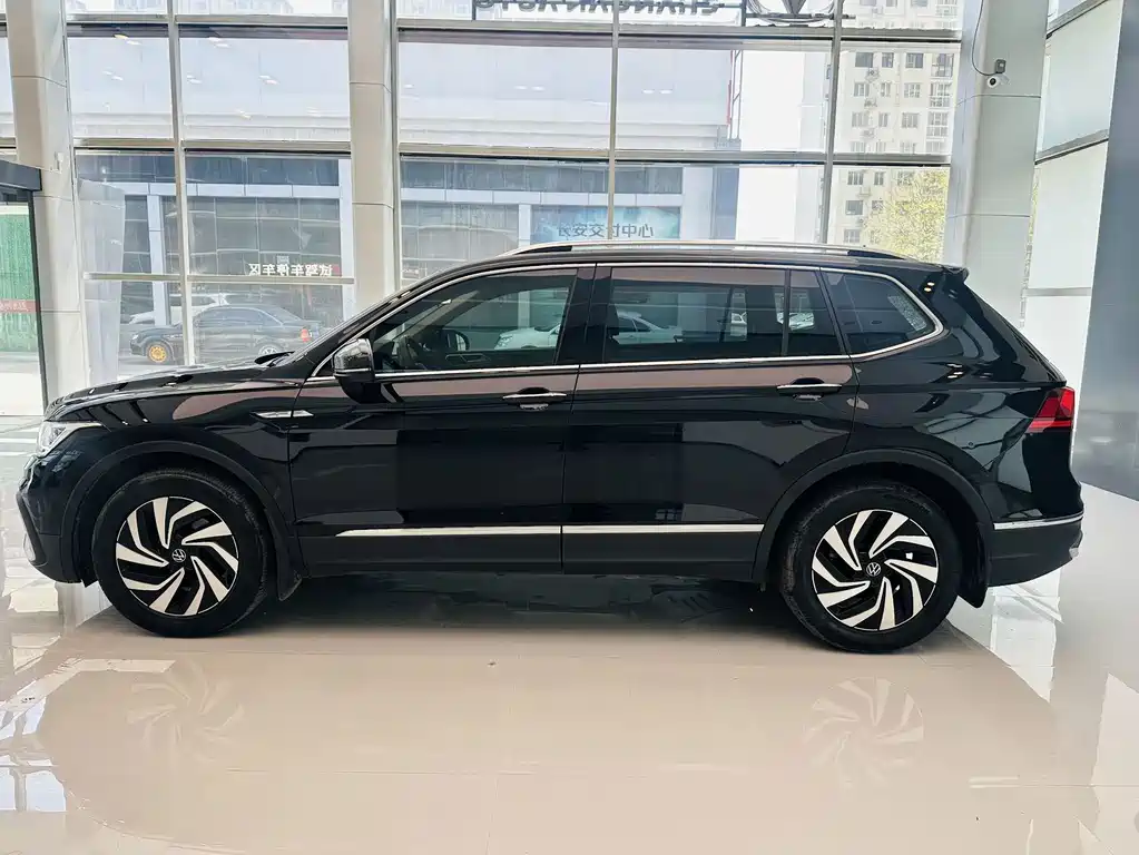 Volkswagen Tiguan L 2022