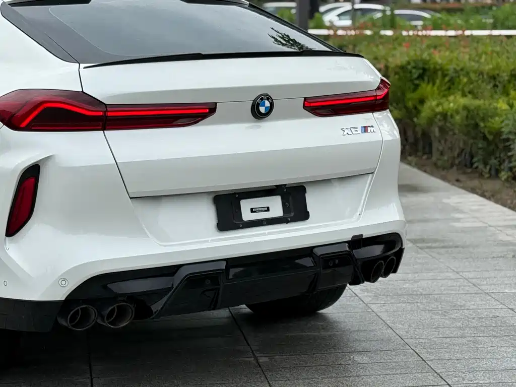 BMW X6 M 2022 — фото 12