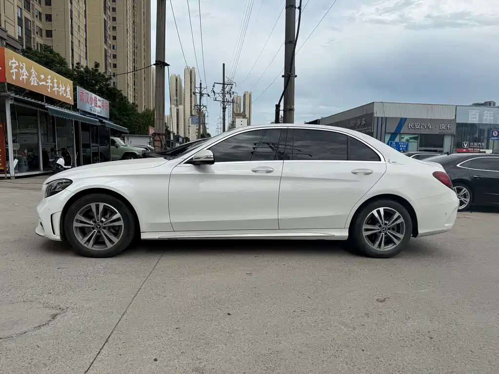 Mercedes-Benz C-Class 2020