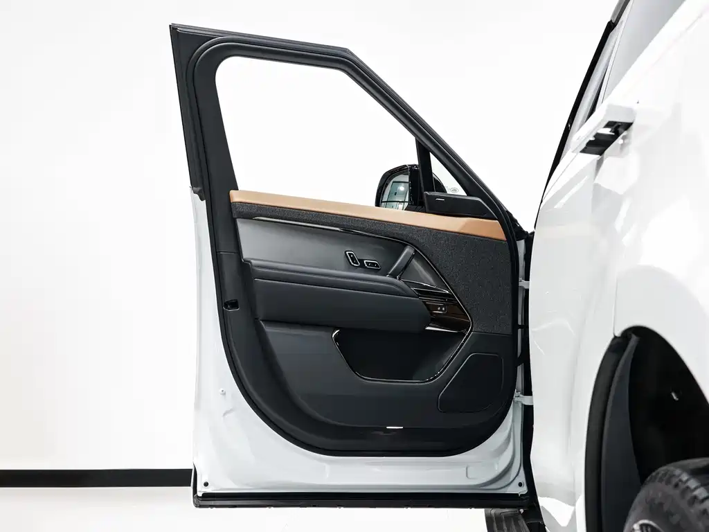 Land Rover Sport 2023 — фото 14