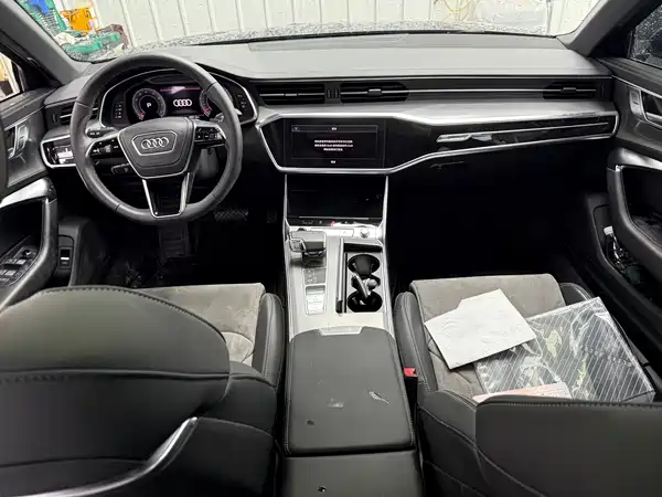 Audi A6L 2023