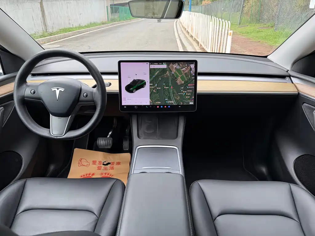 Tesla Model Y 2021 — фото 15