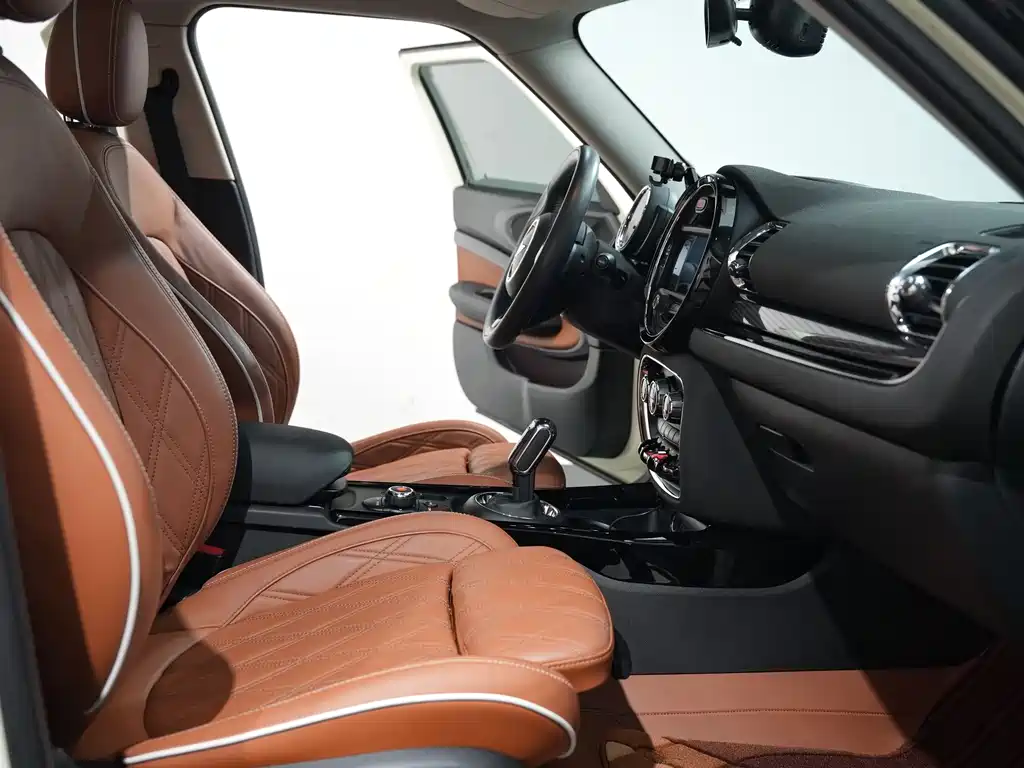MINI Clubman 2020 — фото 18