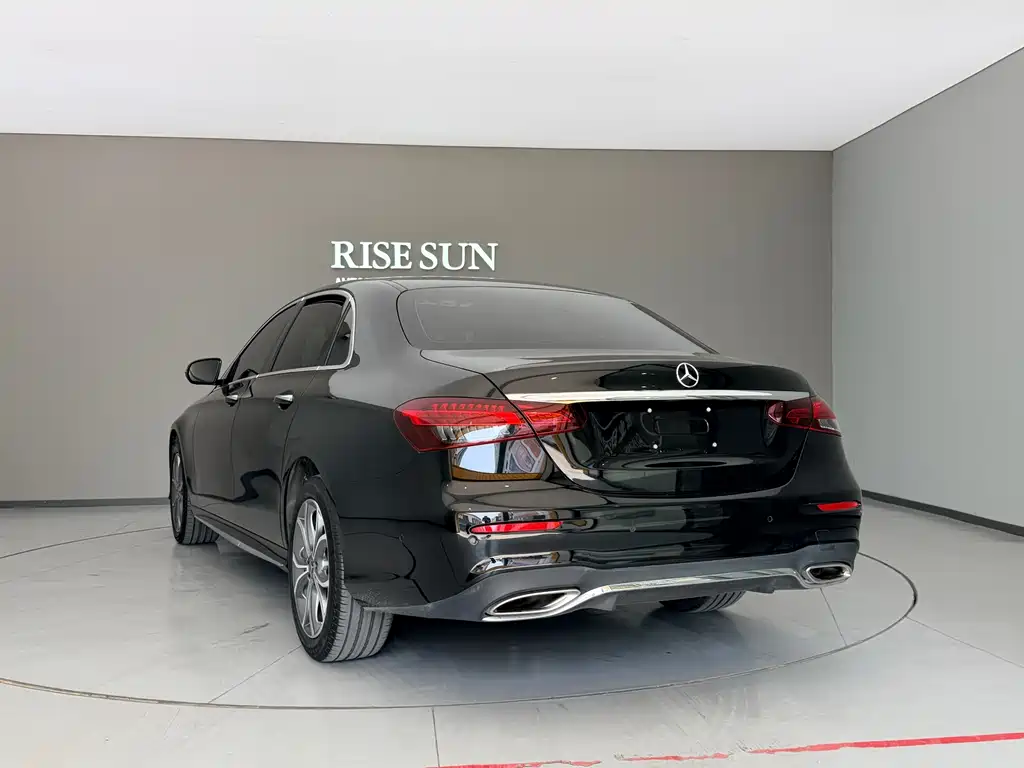 Mercedes-Benz E-Class 2023 — фото 16
