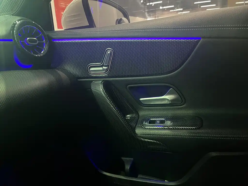 Mercedes-Benz A-Class 2020 — фото 14