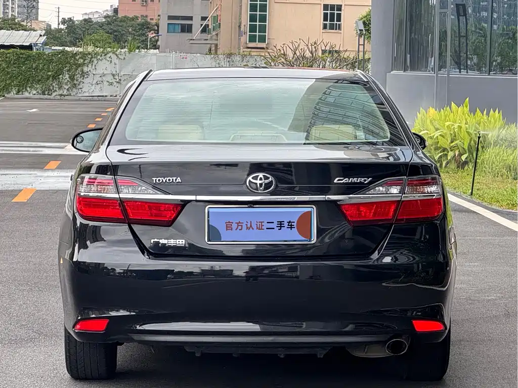Toyota Camry 2015 — фото 5