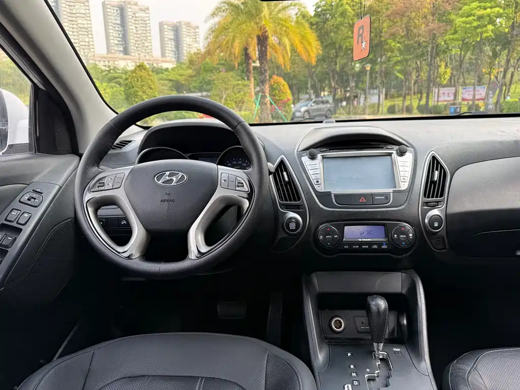 Hyundai ix35 2014 — фото 11