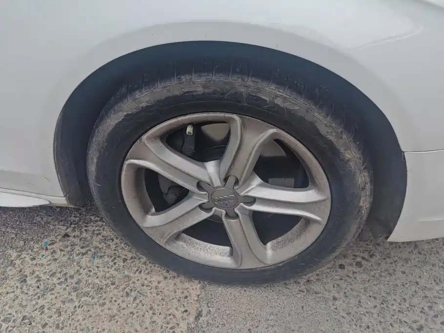 Audi A4L 2015