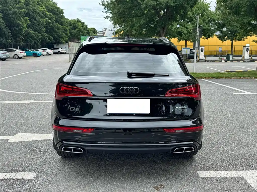 Audi Q5L 2023 — фото 12