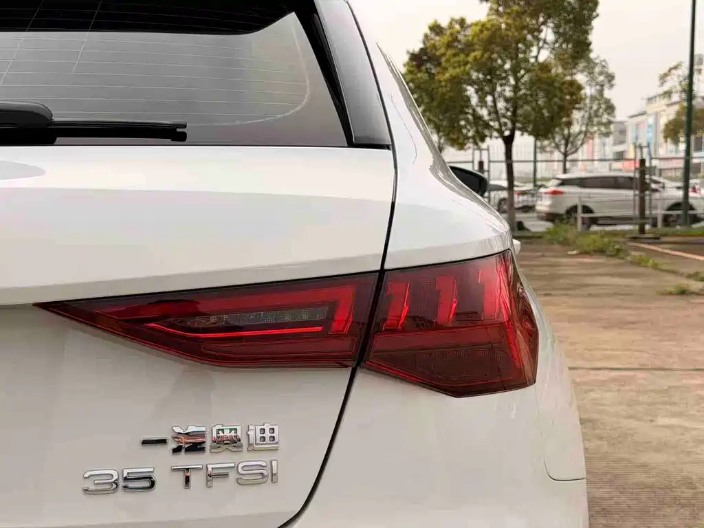 Audi A3 2023 — фото 24