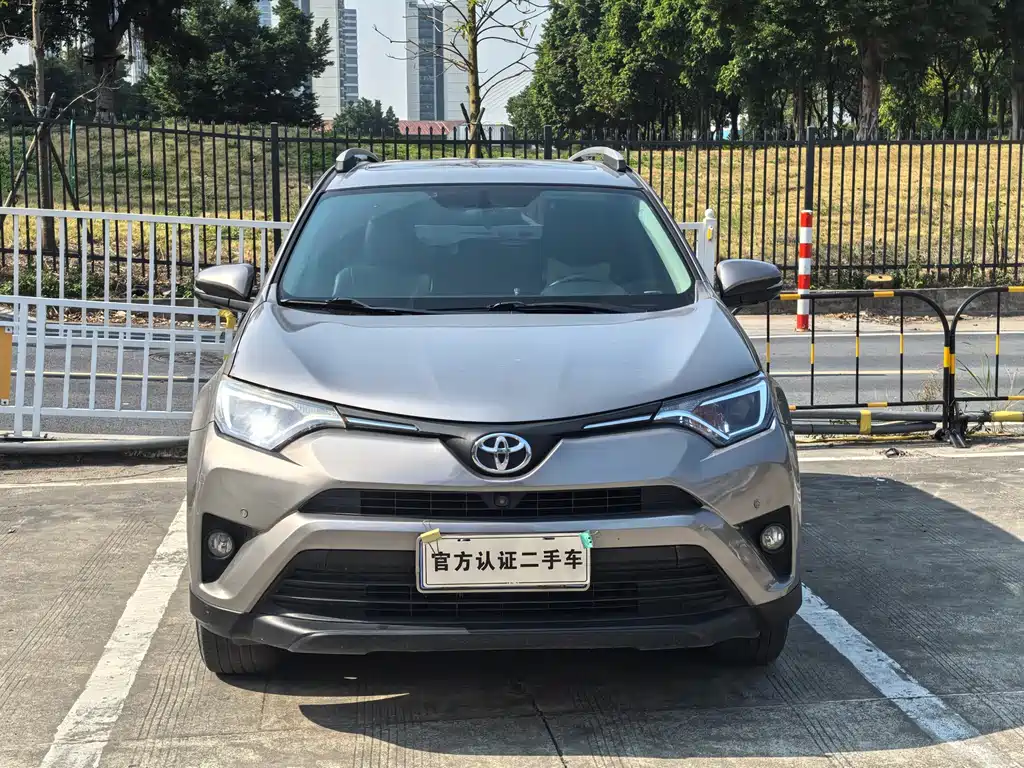 Toyota RAV4 2019 — фото 2