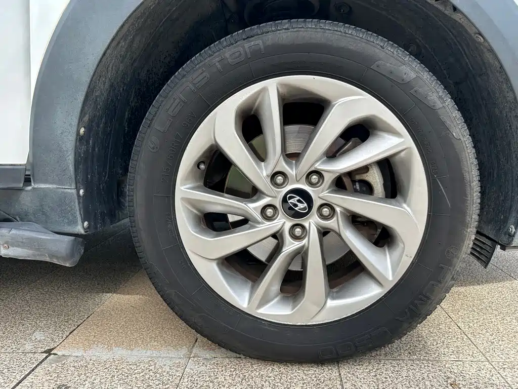Hyundai Tucson 2016 — фото 18