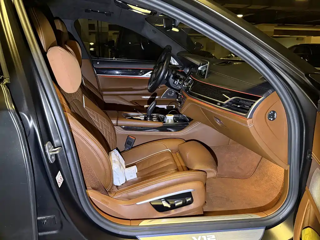 BMW 7 Series 2019 — фото 11