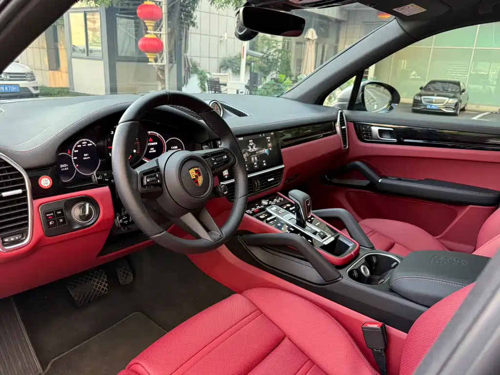 Porsche Cayenne 2018 — фото 9