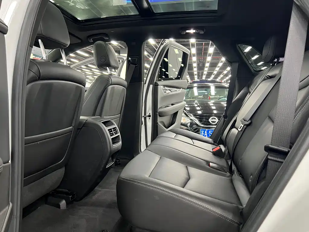 Cadillac XT5 2022 — фото 9