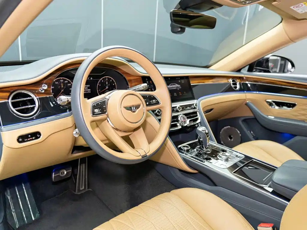Bentley Flying Spur 2021 — фото 7