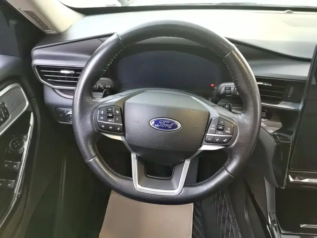 Ford Explorer 2021 — фото 11