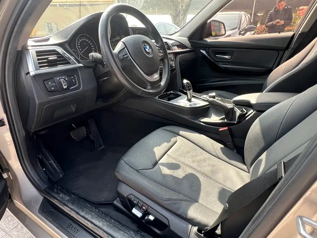 BMW 3 Series 2016 — фото 10