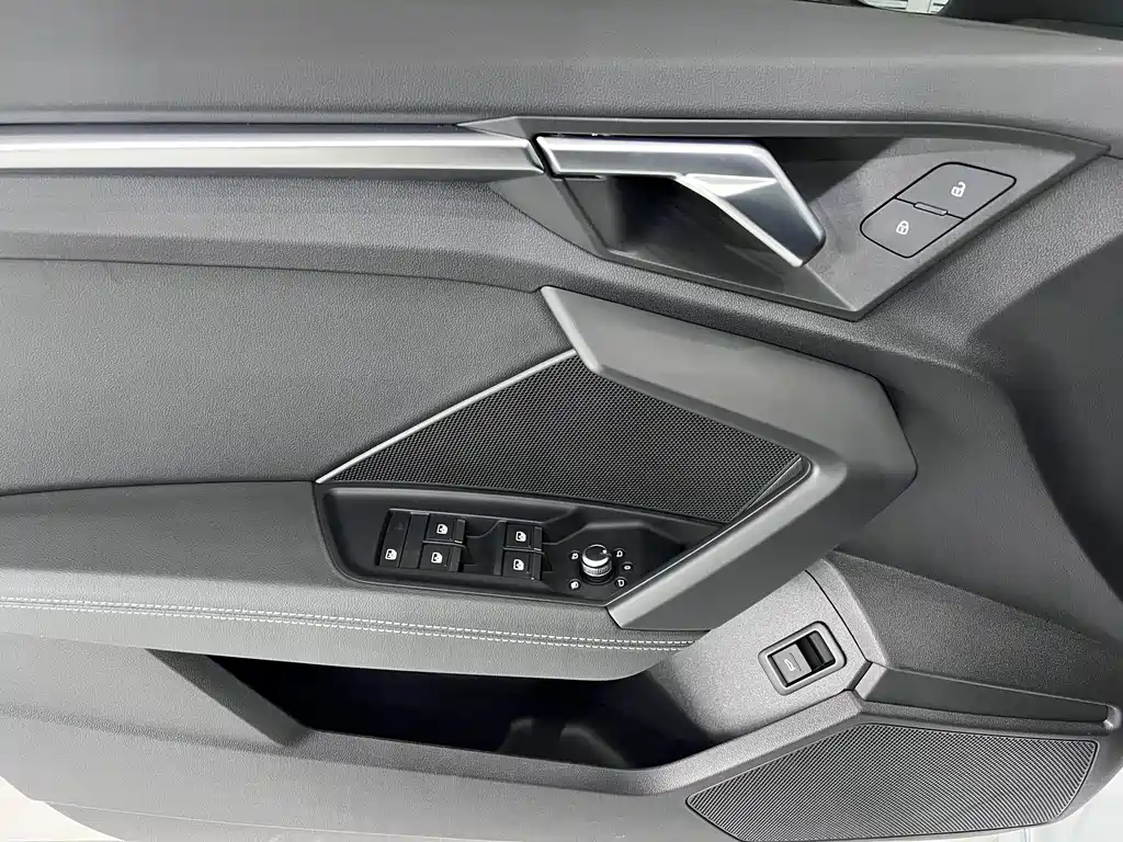 Audi A3 2022 — фото 13