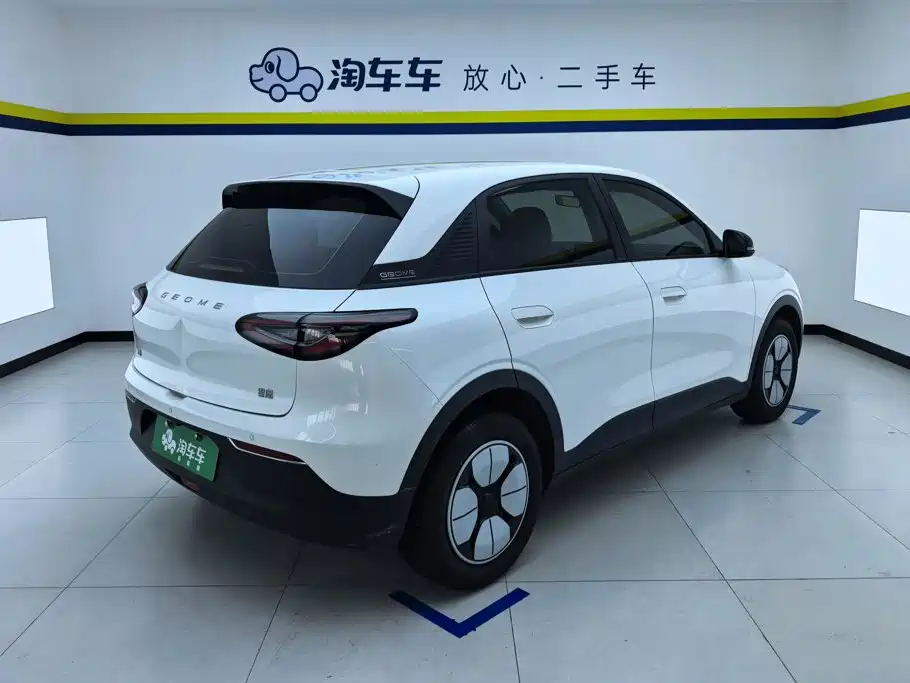 Geely Galaxy Starwish 2025 — фото 3