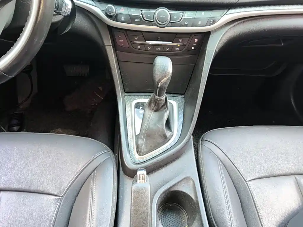 Buick Excelle GT 2019 — фото 14