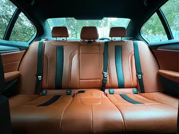 BMW M5 2021
