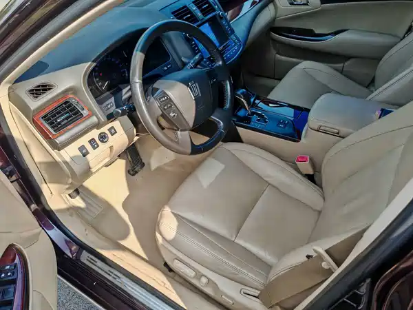 Toyota Crown 2012