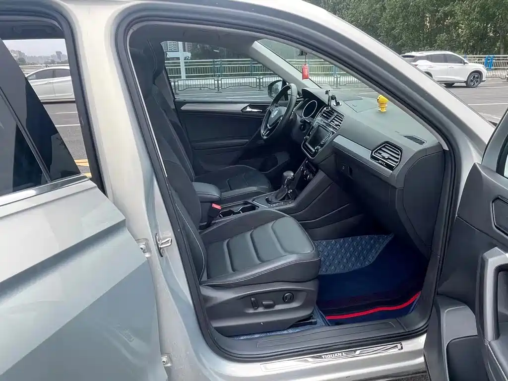 Volkswagen Tiguan L 2018 — фото 11