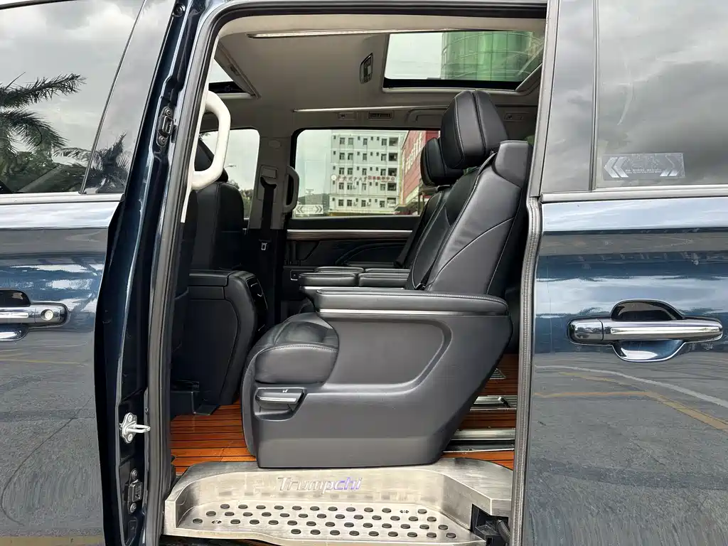 GAC Motor Trumpchi M8 2021 — фото 18
