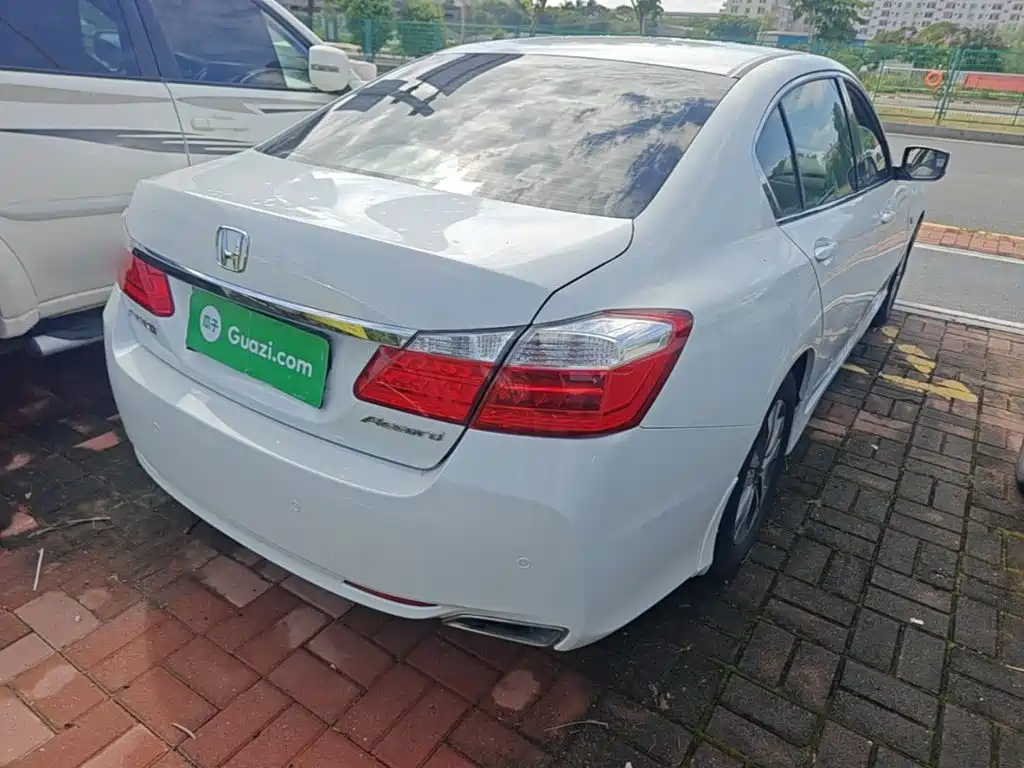 Honda Accord 2015 — фото 7