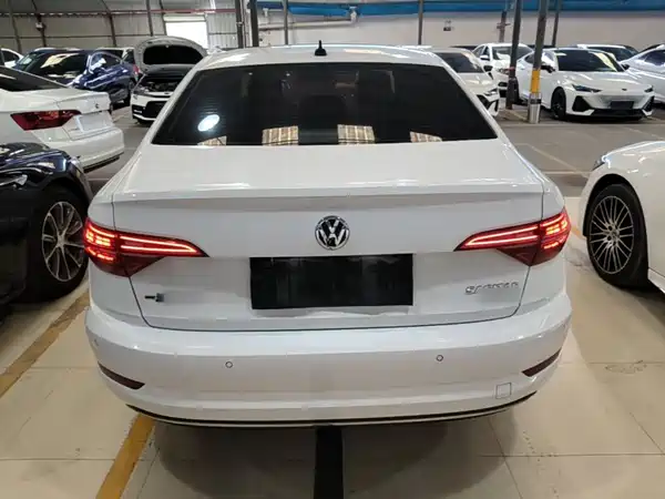 Volkswagen Sagitar 2022