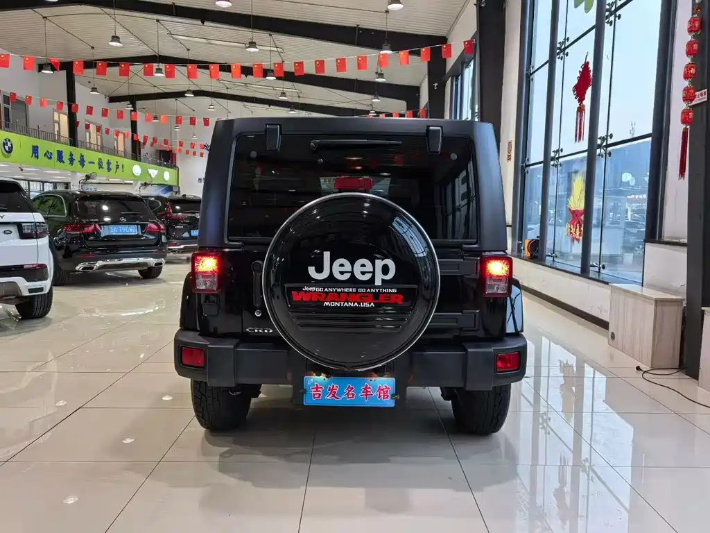 Jeep Wrangler 2014 — фото 16