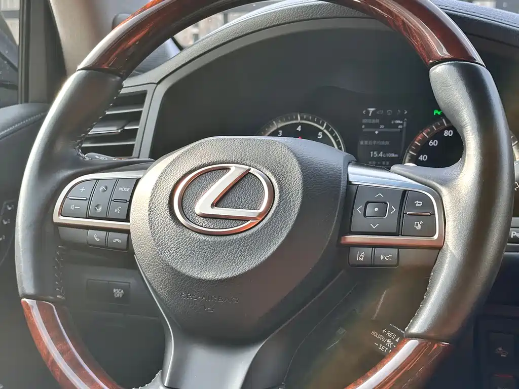 Lexus LX 2016 — фото 26