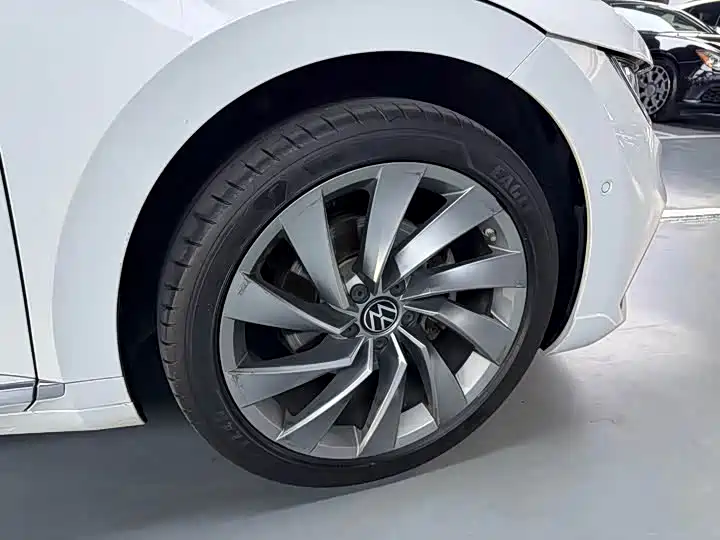 Volkswagen CC 2023 — фото 17