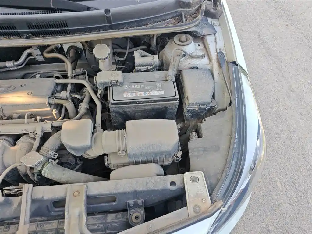 Hyundai Verna 2015 — фото 22