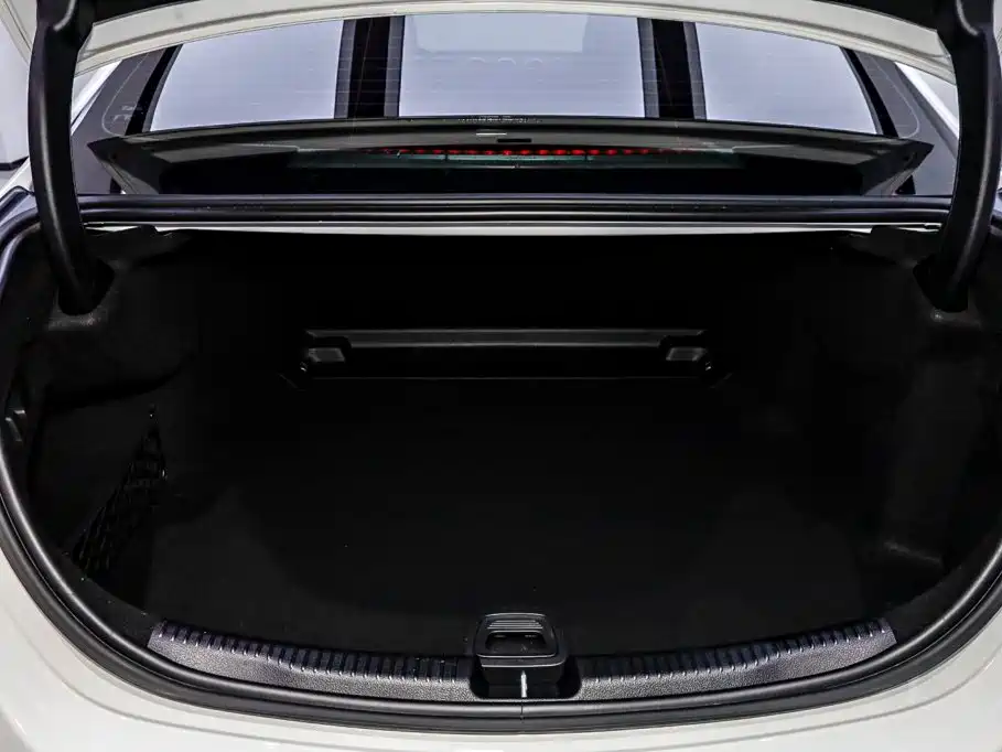 Mercedes-Benz C-Class 2023 — фото 6