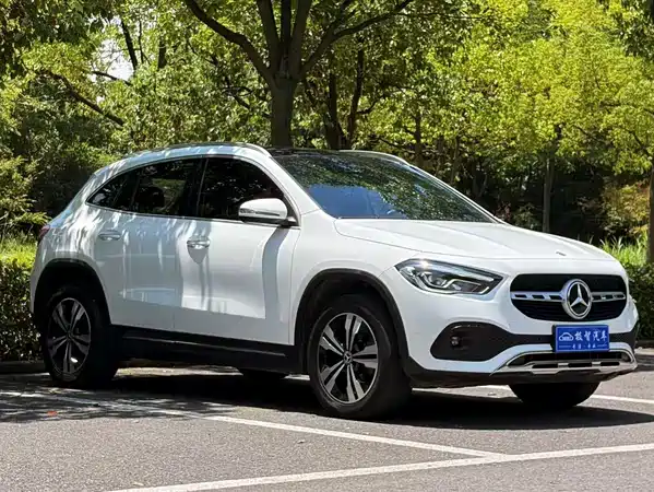 Mercedes-Benz GLA 2021