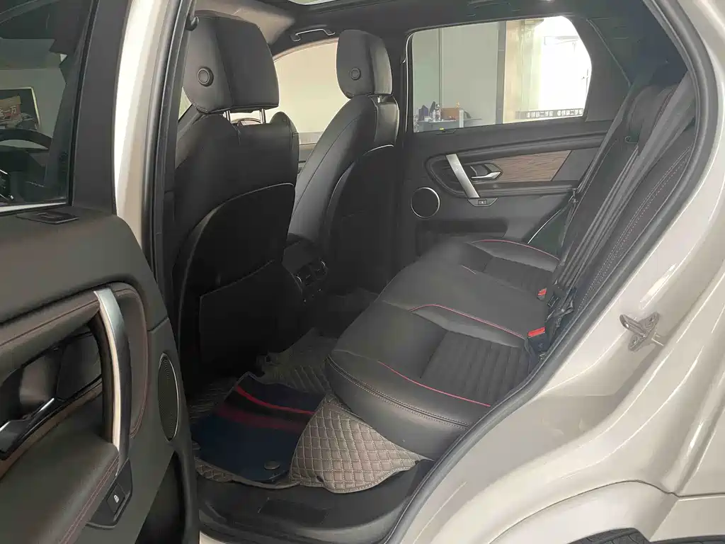 Land Rover Discovery Sport 2021 — фото 11